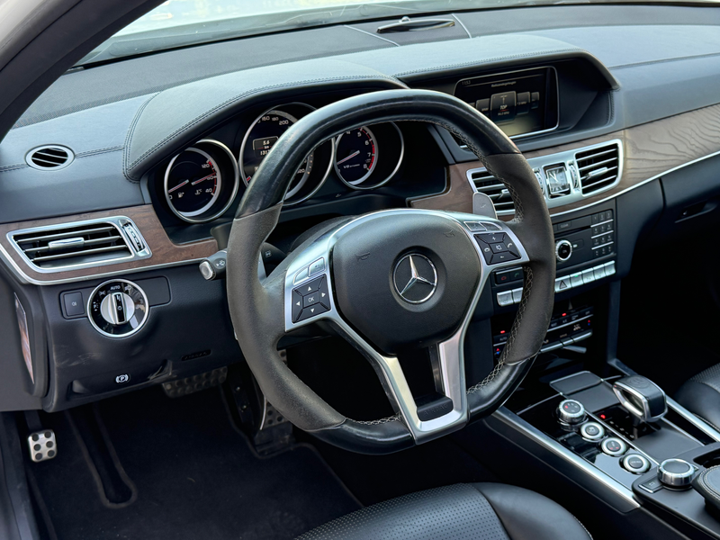 Mercedes-Benz E 63 AMG 4-Matic AMG 585pk / PANO/ 360°/ Massage/ LICHTE VRACHT — photo 8
