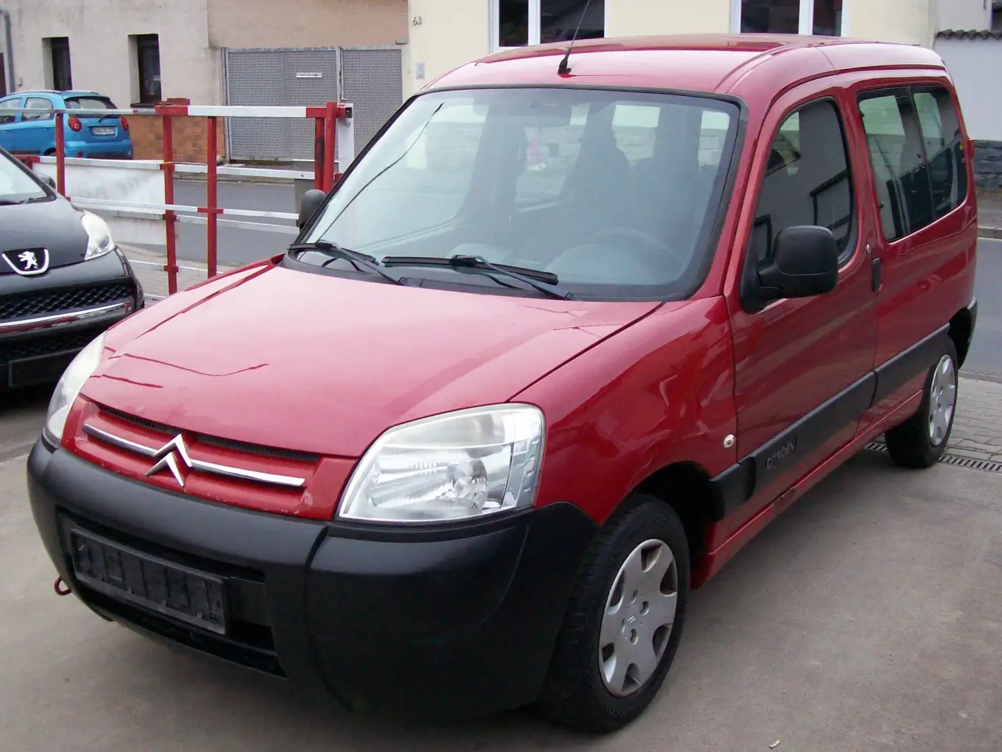 Citroen Berlingo 1.4 First Kombi Rojo - 2