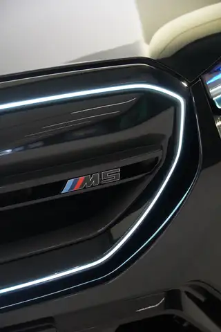 BMW M5 Touring Ansicht 3