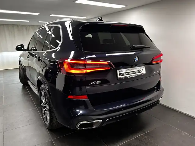 BMW X5 view 10