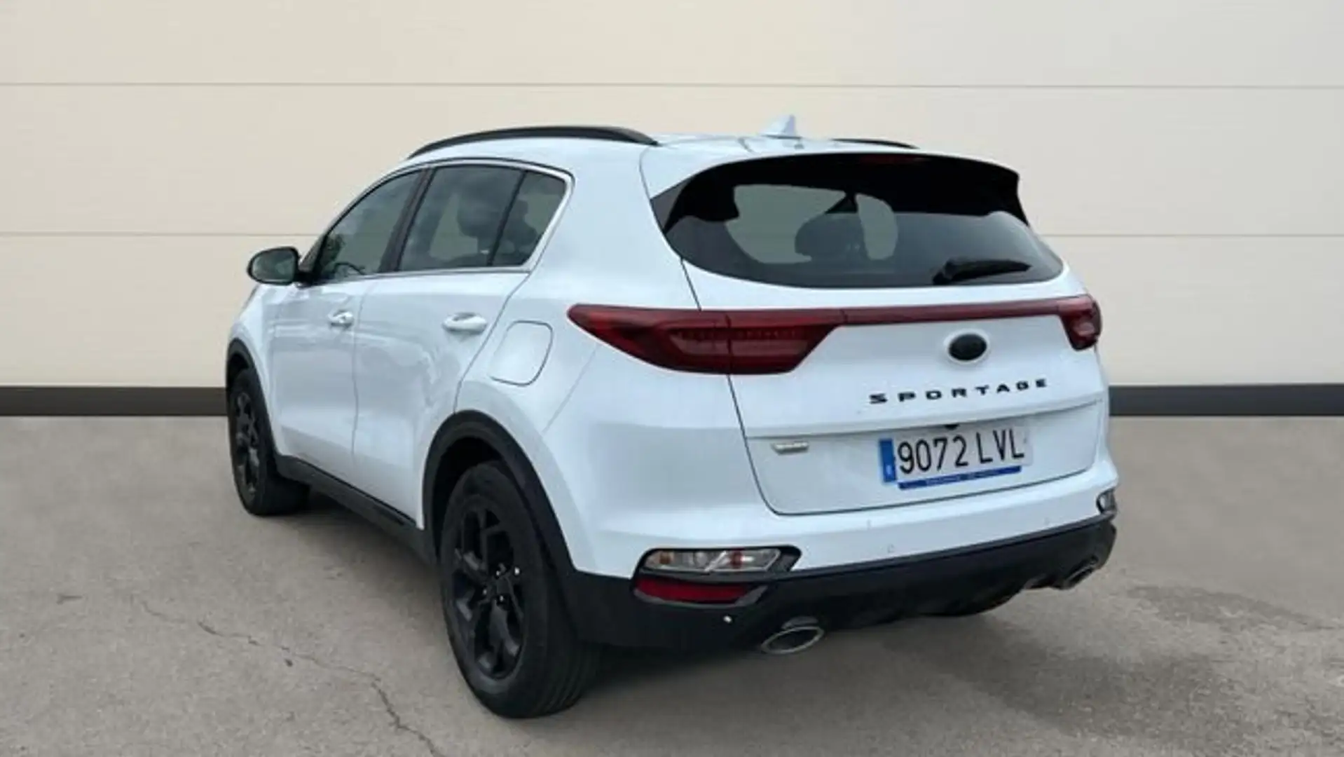 Kia Sportage 1.6 MHEV 100KW BLACK EDITION 2WD 136 5P Blanco - 2