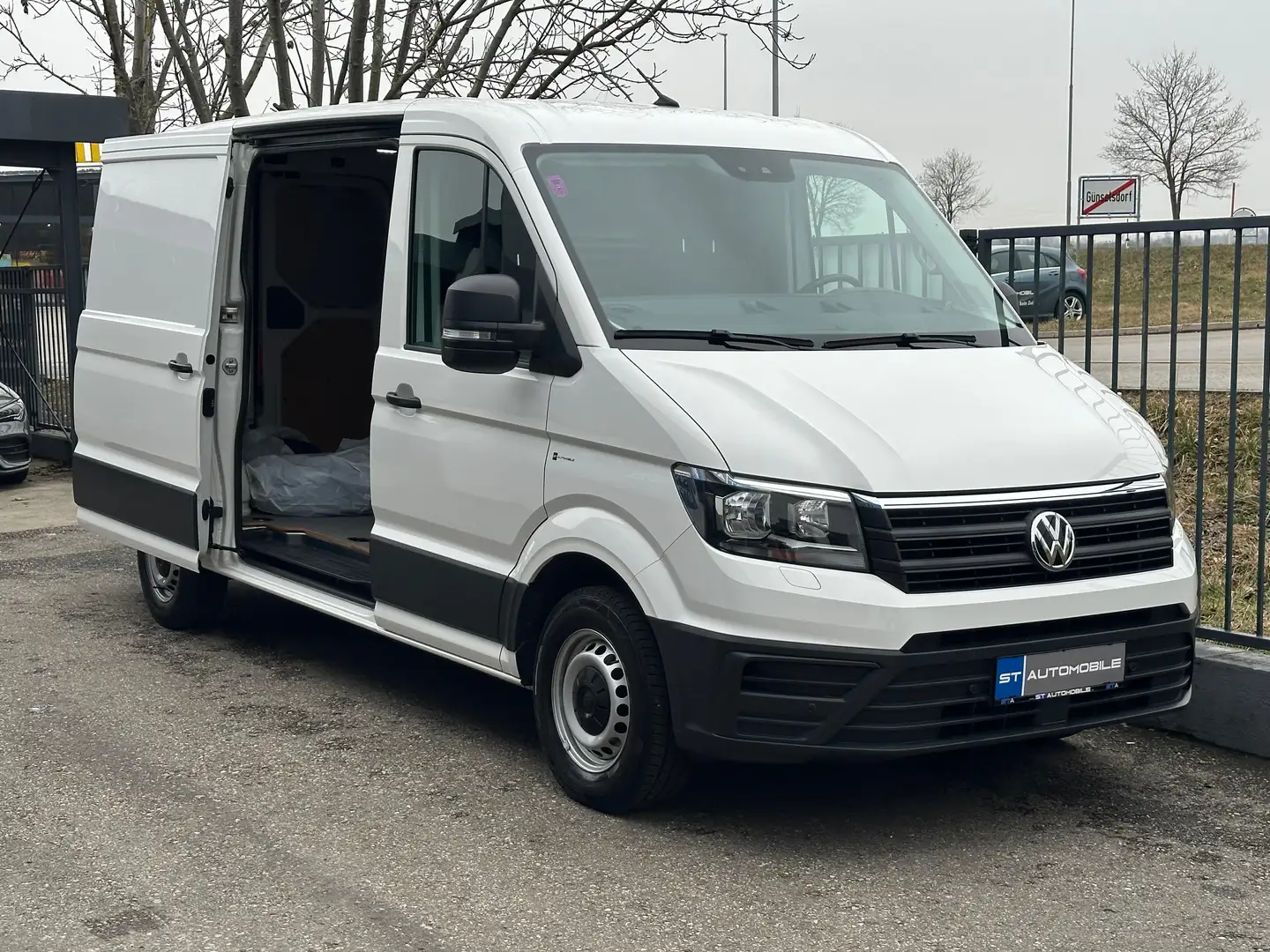 Volkswagen Crafter Kasten 35 mittellang FWD // 1.BESITZ // AHK // Weiß - 2
