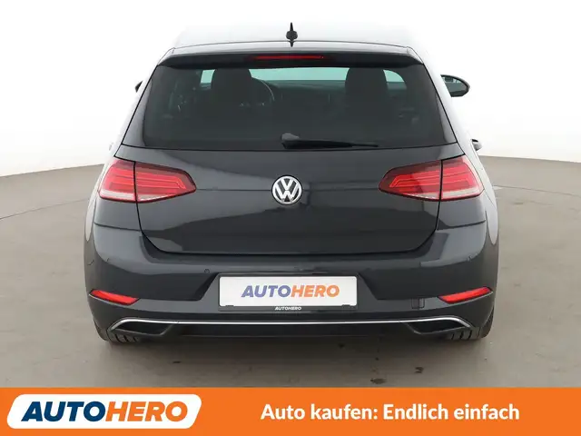 Volkswagen Golf view 5