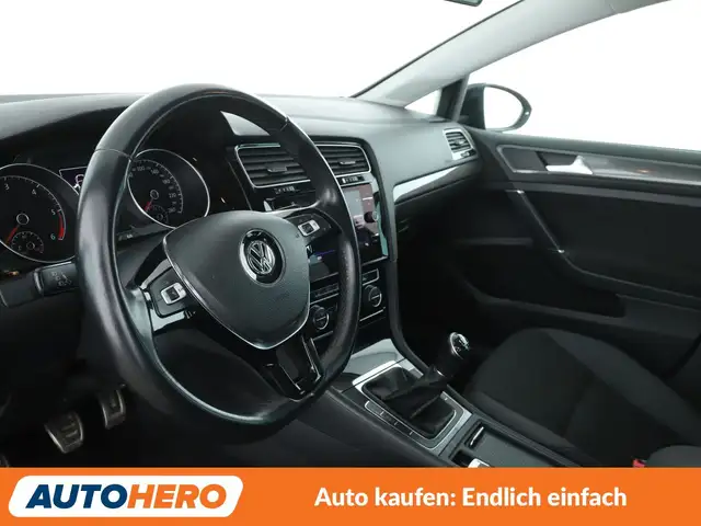 Volkswagen Golf view 11