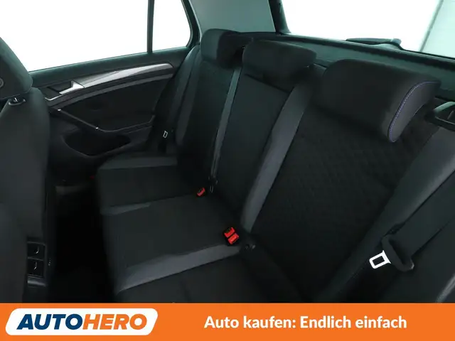 Volkswagen Golf view 14
