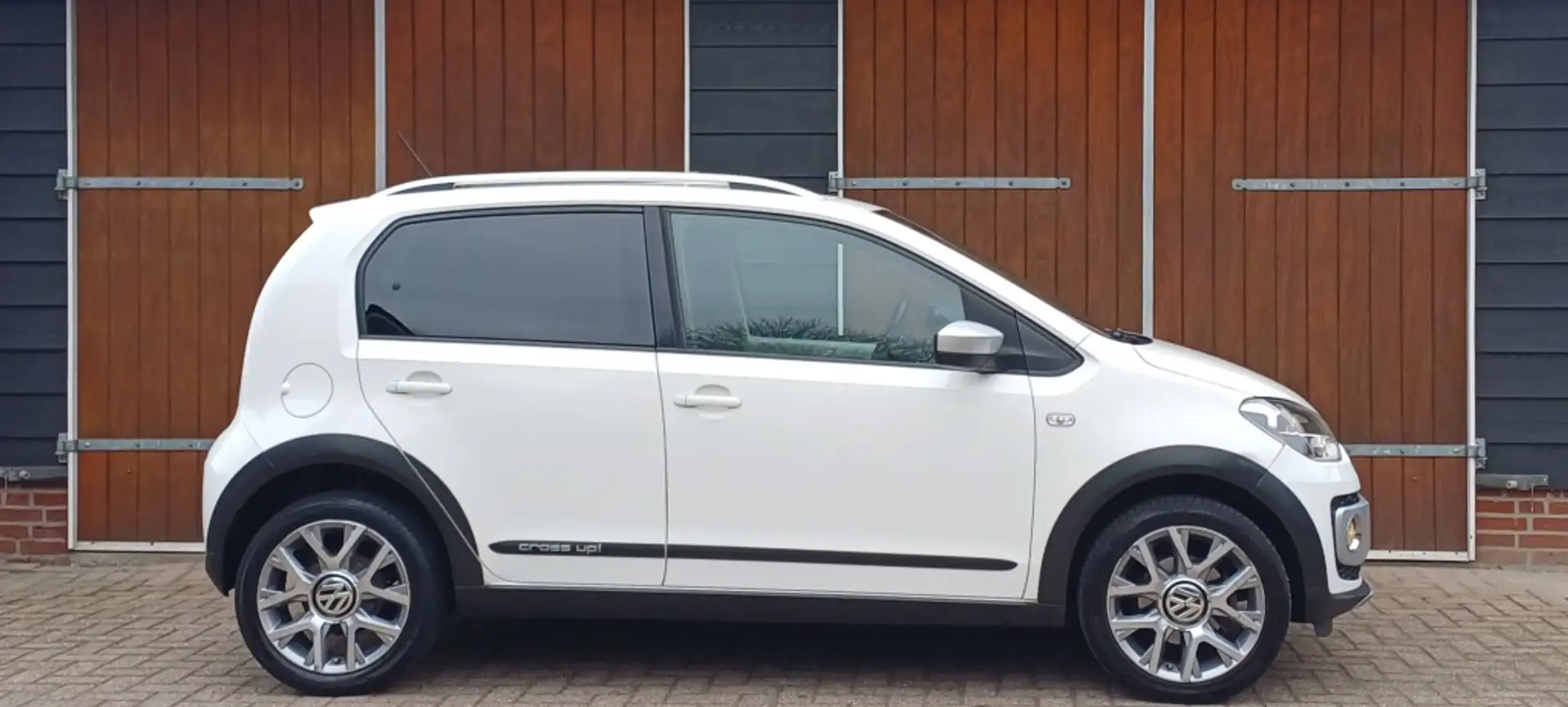 Volkswagen up! 1.0 cross up! Bluetooth, Stoelverwarming, Trekhaak Bianco - 2