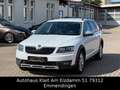 Skoda Octavia Combi Scout 4x4 DSG Wit - thumbnail 1