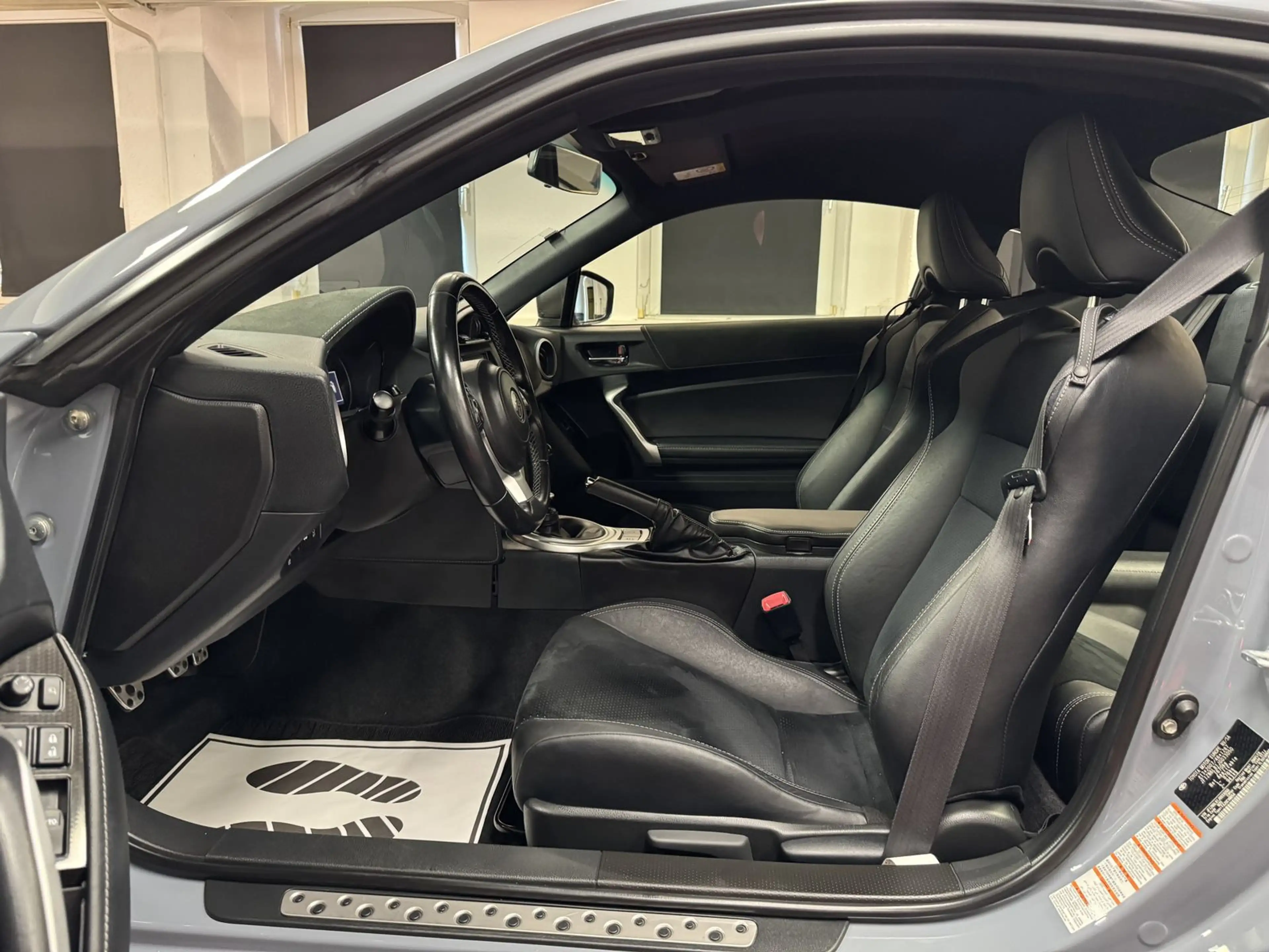 Toyota GT86 MILLTEK*TOMASON*KAMERA*SHZ* — photo 11