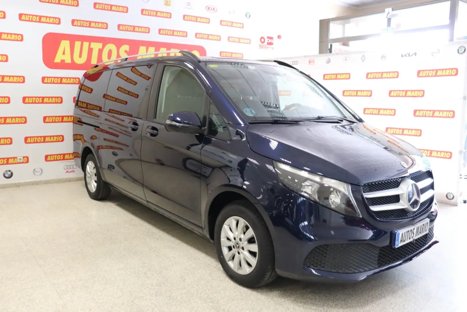 Mercedes-Benz V 220 220d Largo Rise Blau - 2