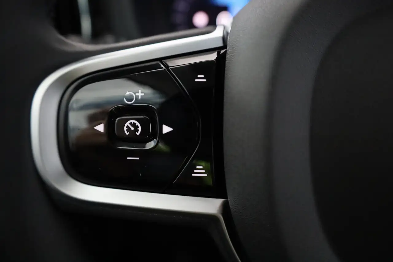 Volvo XC60 2026 — фото 10
