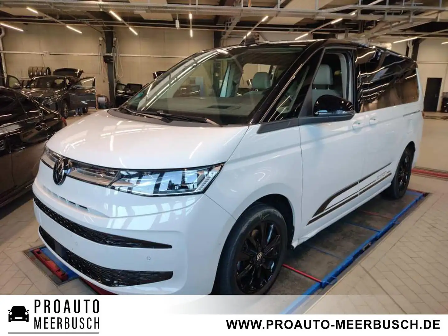 Volkswagen T7 Multivan Edition lang AHK/HUD/PANO/STNDHZNG Weiß - 1