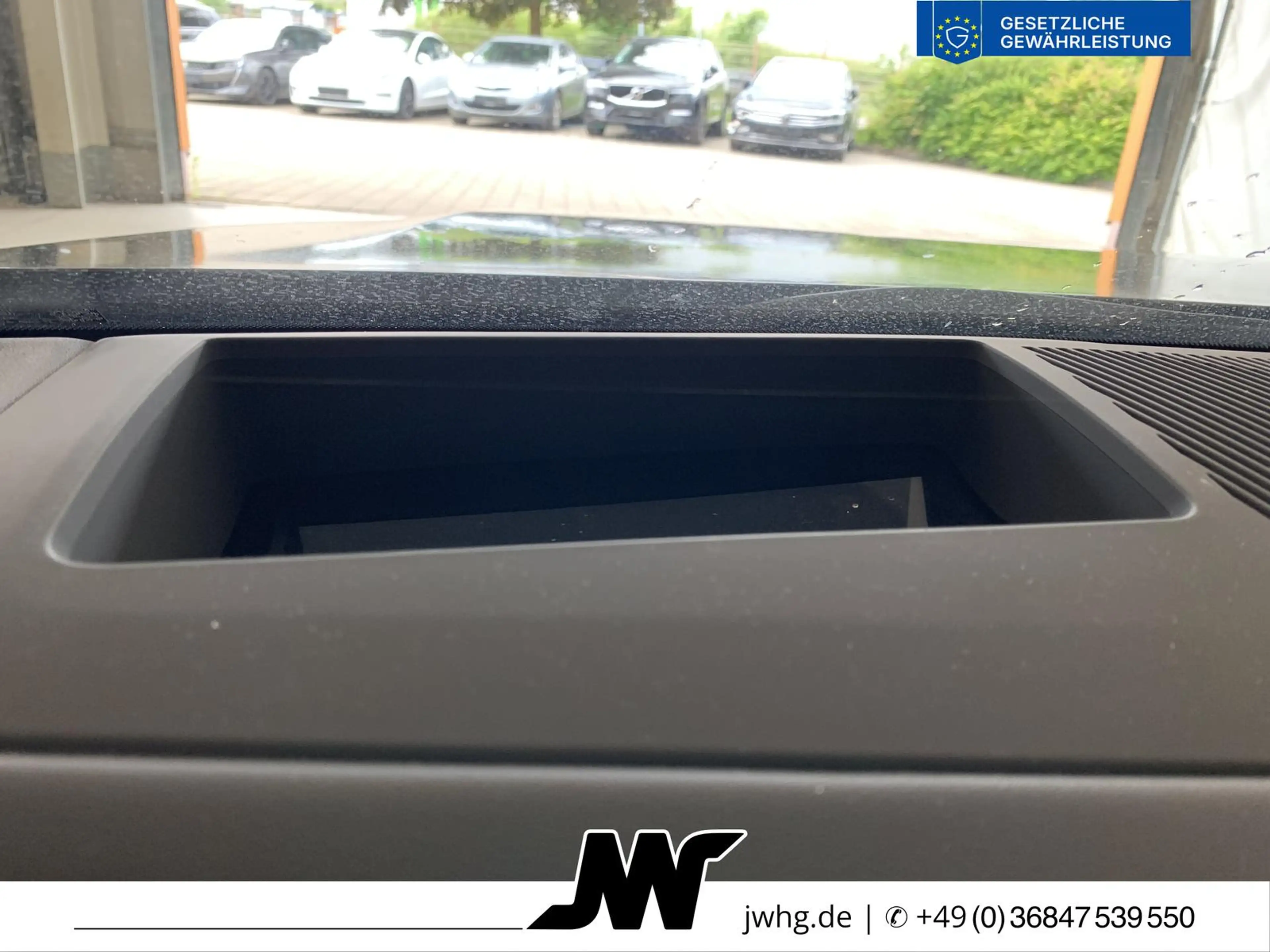 BMW 520 xDr M Sport Pro DrivingProf Pano HeadUp Inno — photo 13
