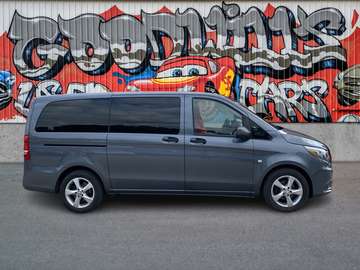 8 PASSENGER, POWER SLIDING DOORS, NAVIGATION!