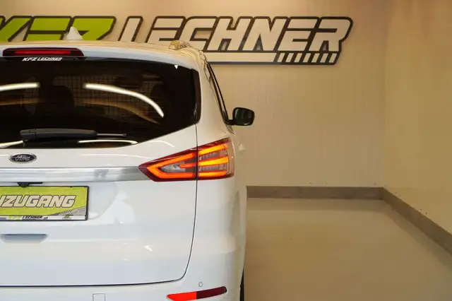 Ford S-Max view 6