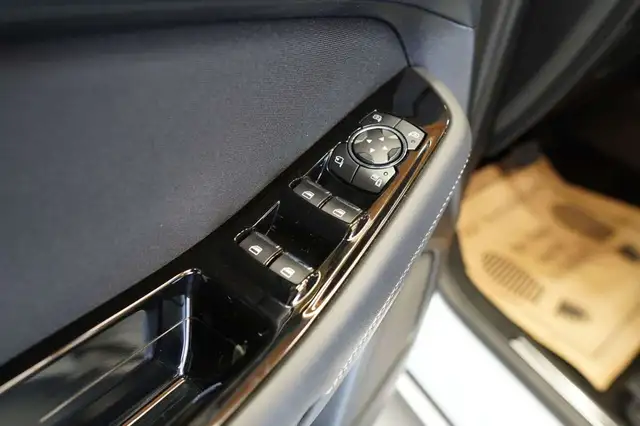 Ford S-Max view 14
