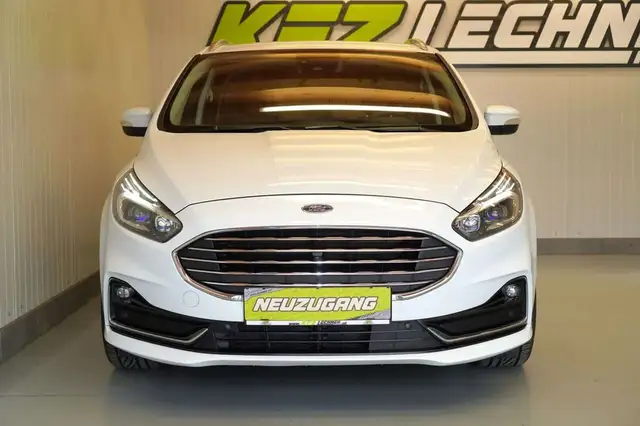 Ford S-Max view 9