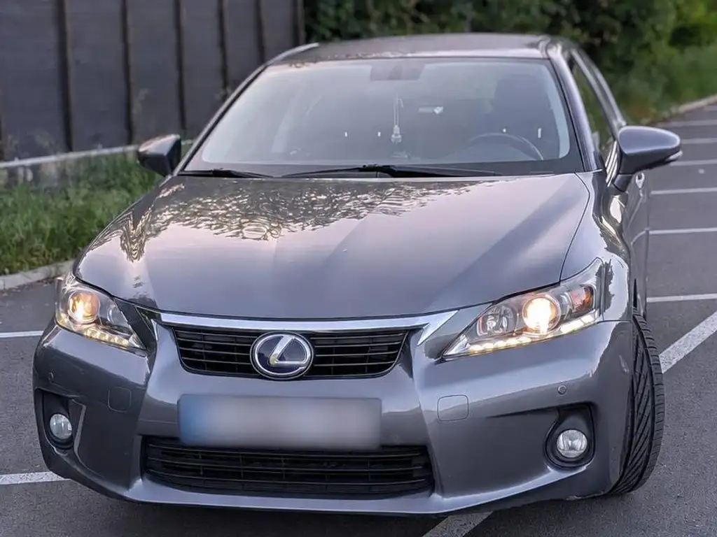 Lexus CT 200h 2013 из Европы — купить под ключ