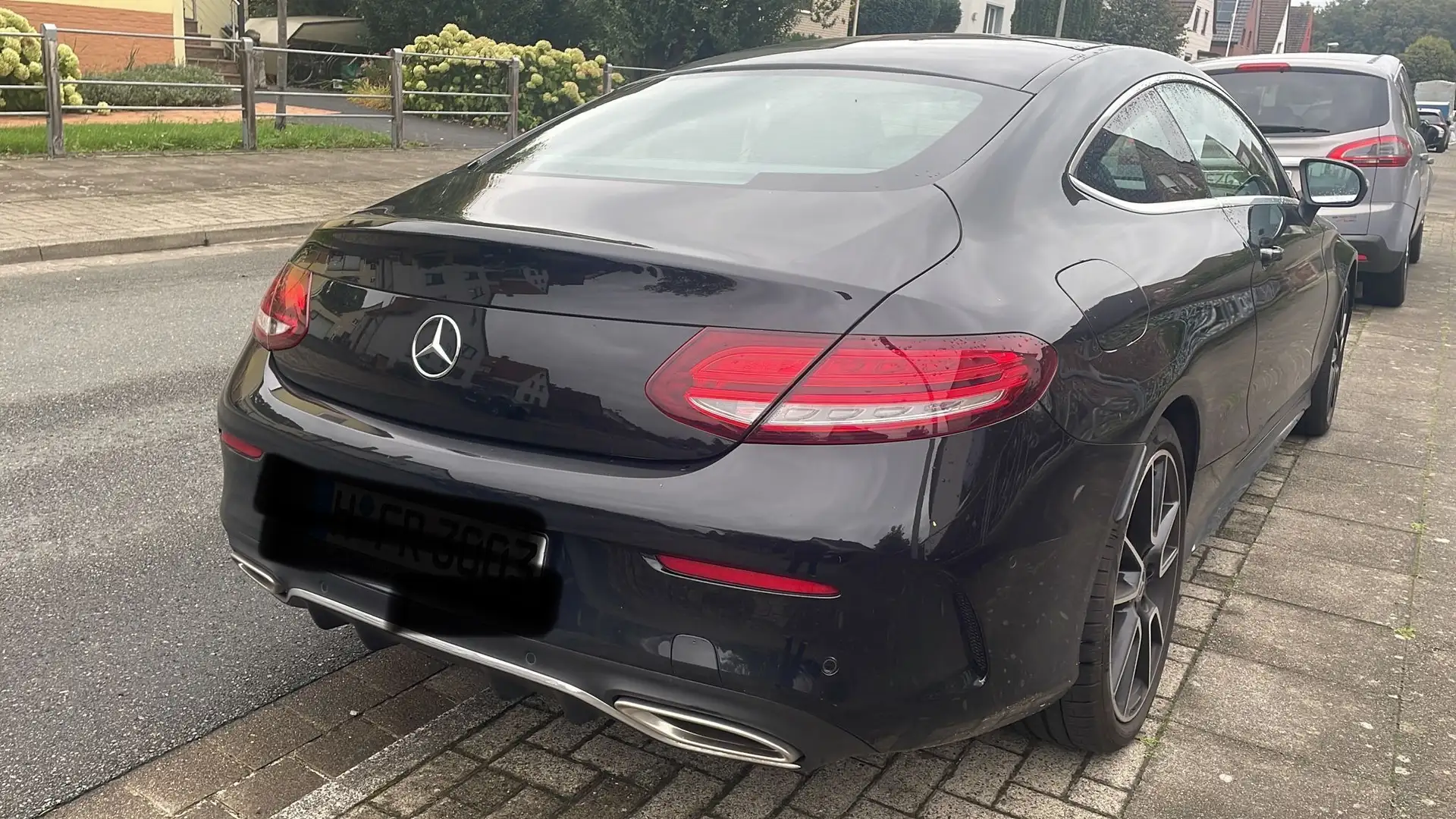 Mercedes-Benz C 300 C 300 Coupe 9G-TRONIC AMG Line Schwarz - 2