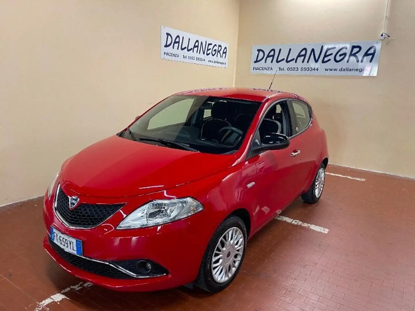 Lancia Ypsilon Ypsilon 1.2 69 CV 5 porte GPL Ecochic Gold Rouge - 1