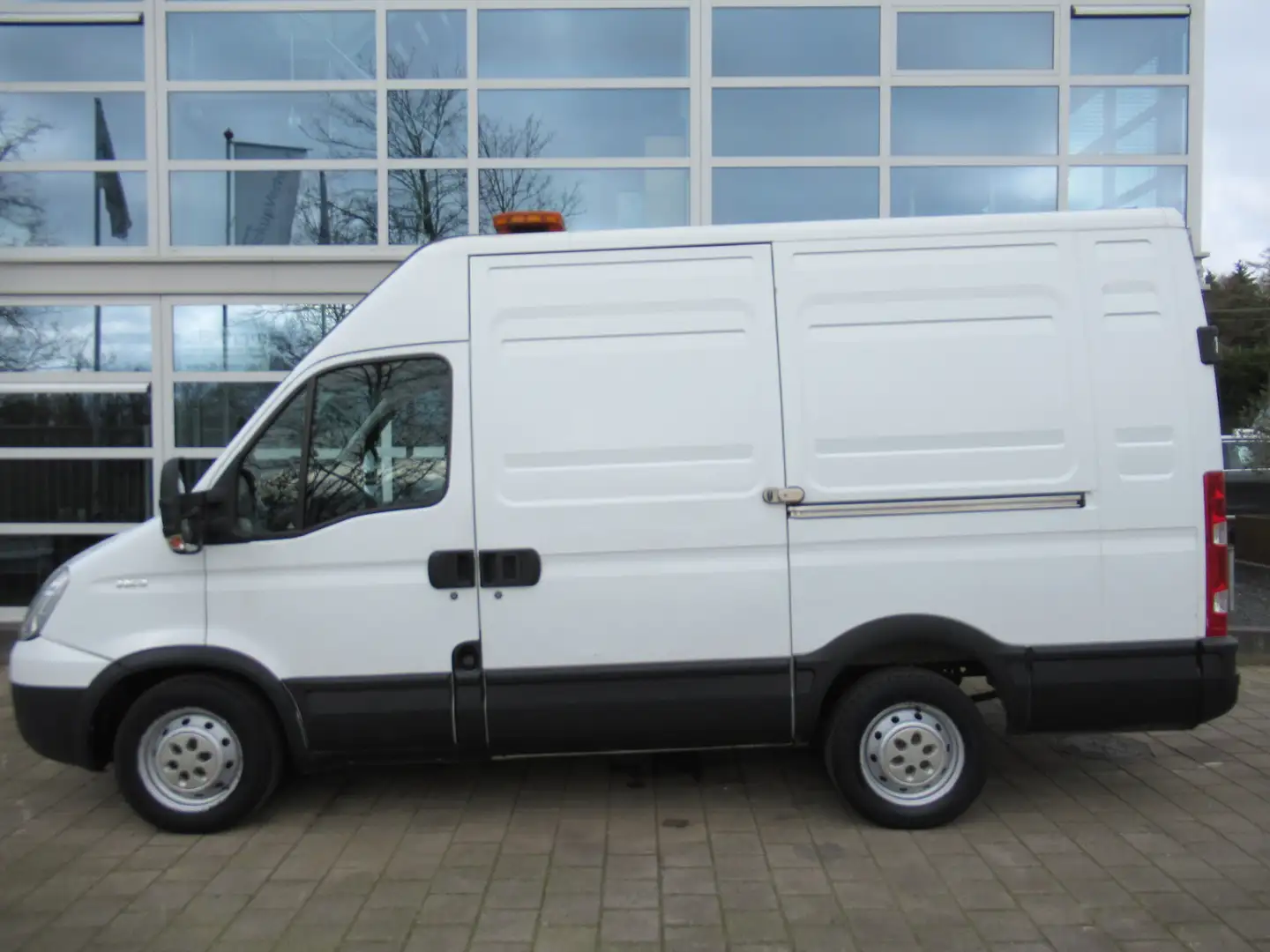 Iveco Daily 2.3 Agile 29L12V EURO4 L2H2 Werkplaats Wit - 1