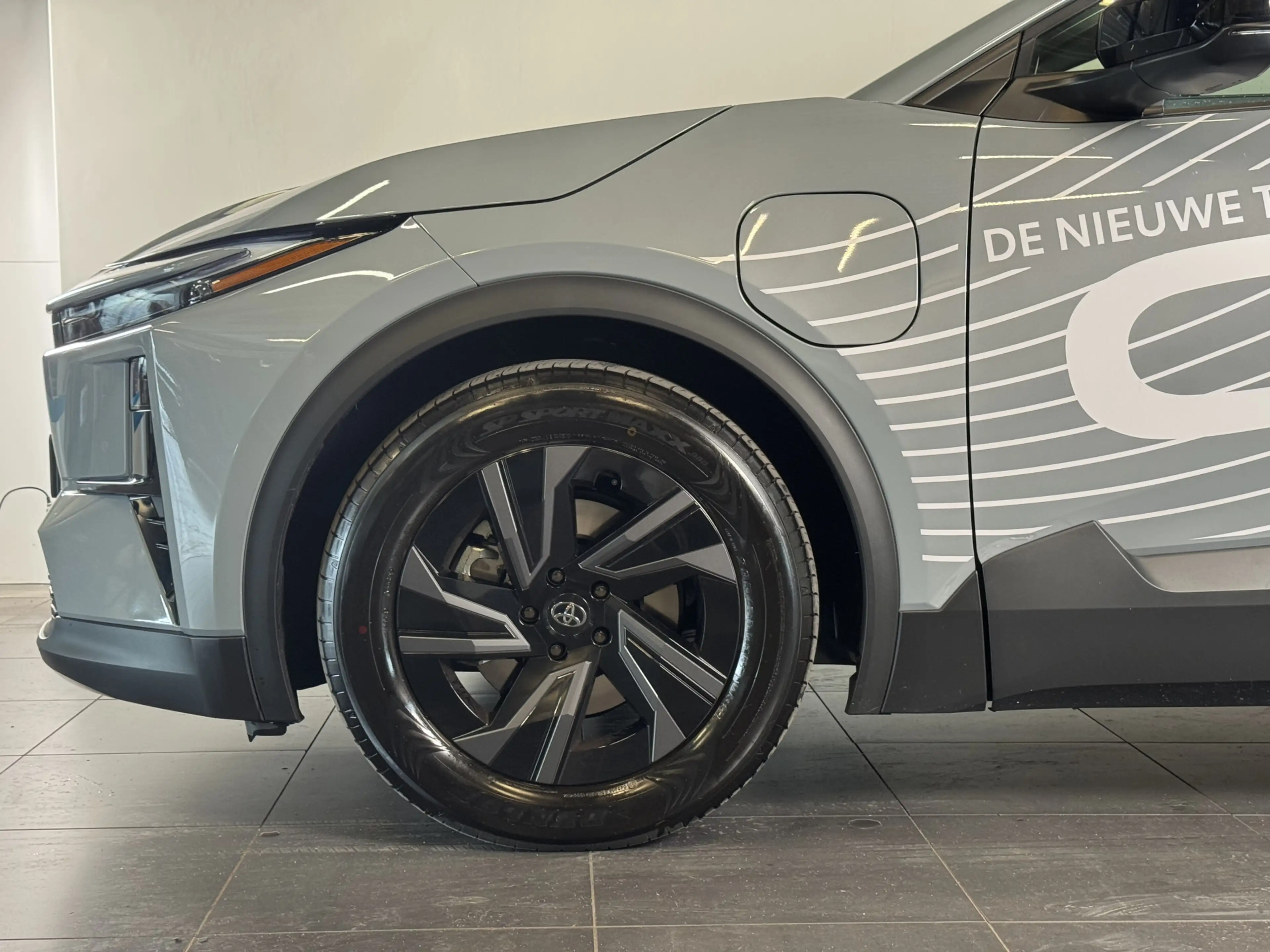 Toyota C-HR+ First Edition 77 kWh | 607km WTLP | Wamtepomp | 3- — photo 2