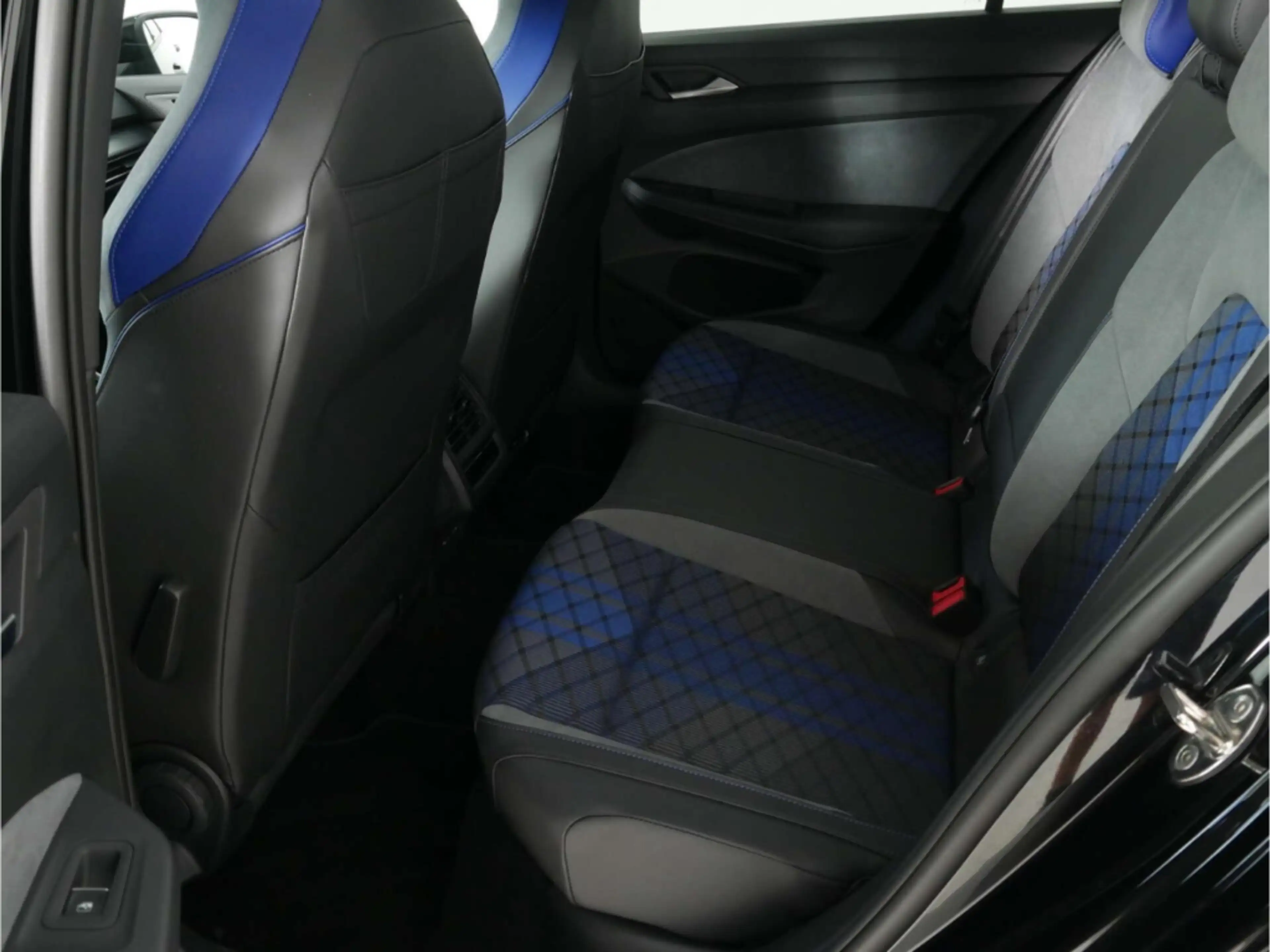 Volkswagen Golf R 2.0 TSI 4Motion Black Edition — photo 13