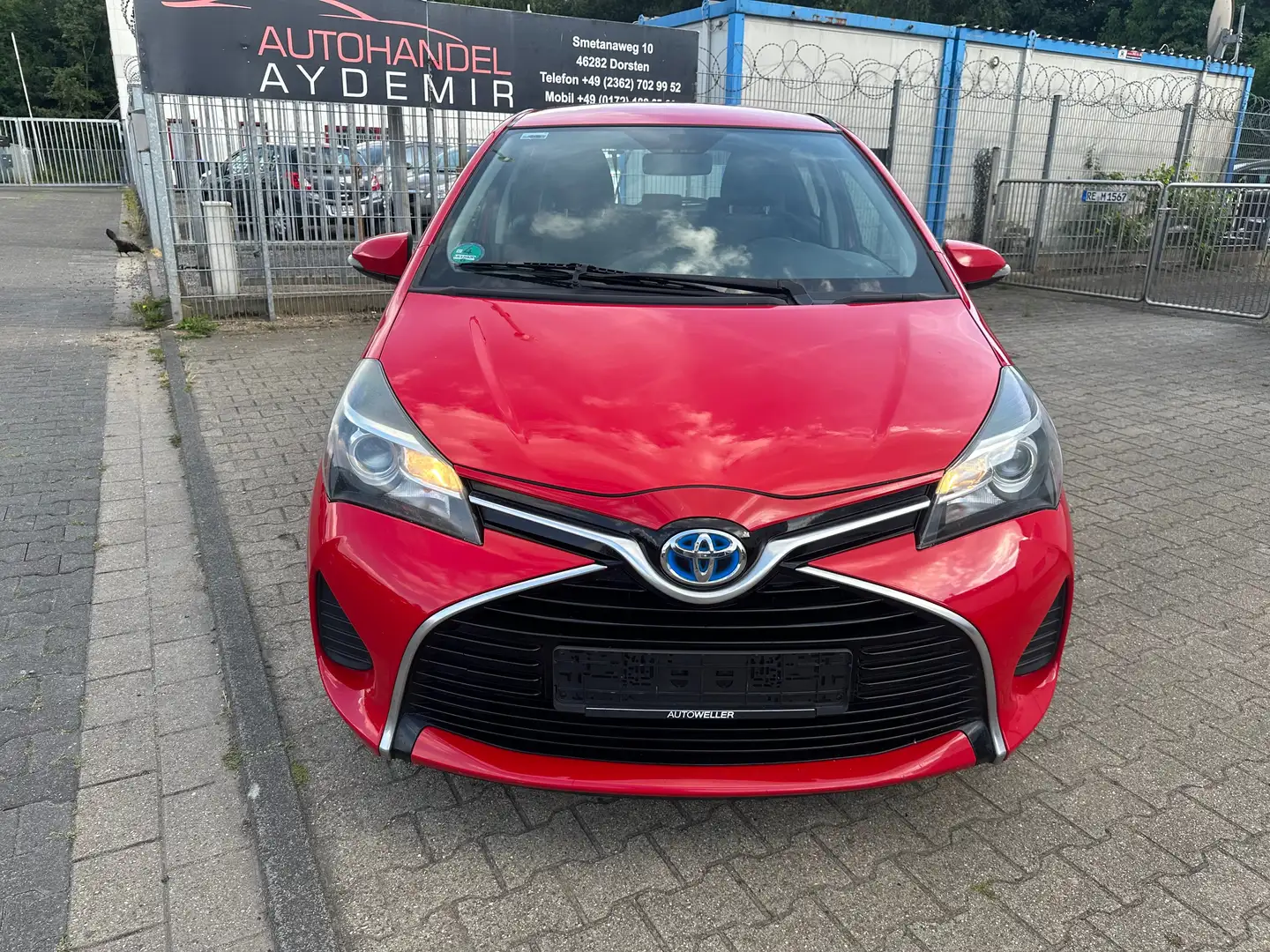 Toyota Yaris Comfort Hybrid Rot - 2