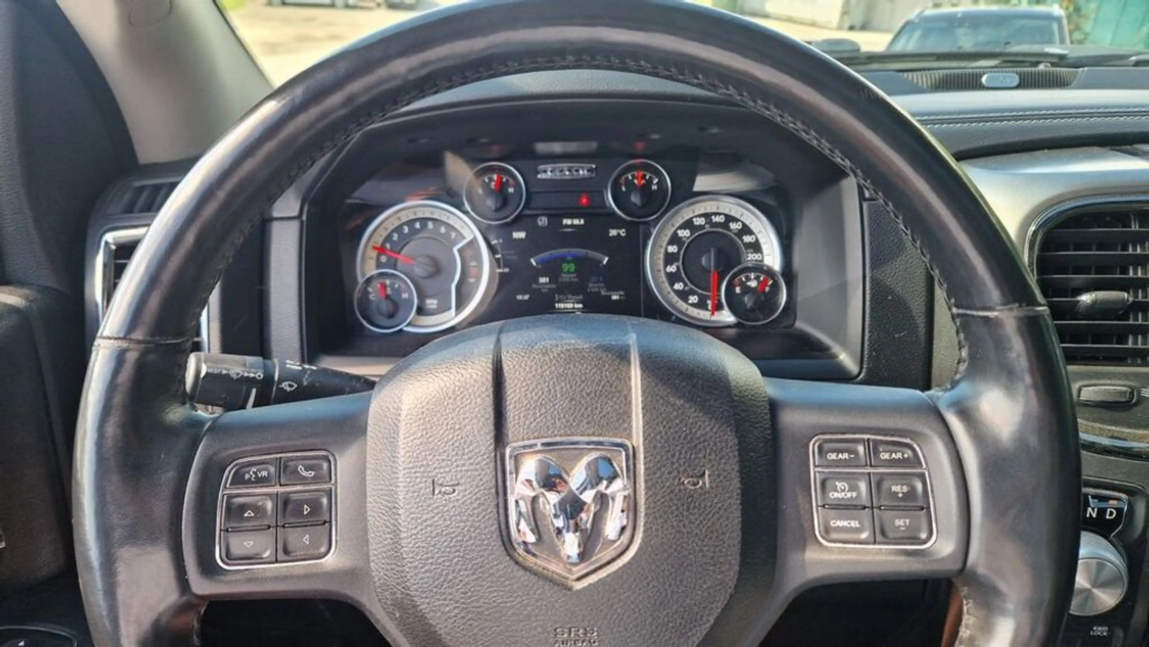 Dodge RAM 1500 4X4 Quad-Cab Sport — photo 15