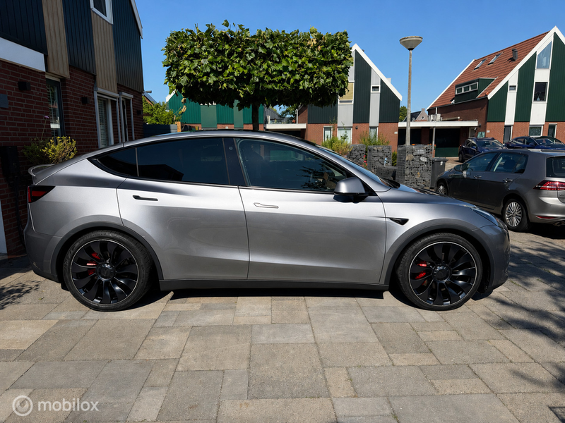Tesla Model Y Performance 2023 AWD 75 kWh — photo 2