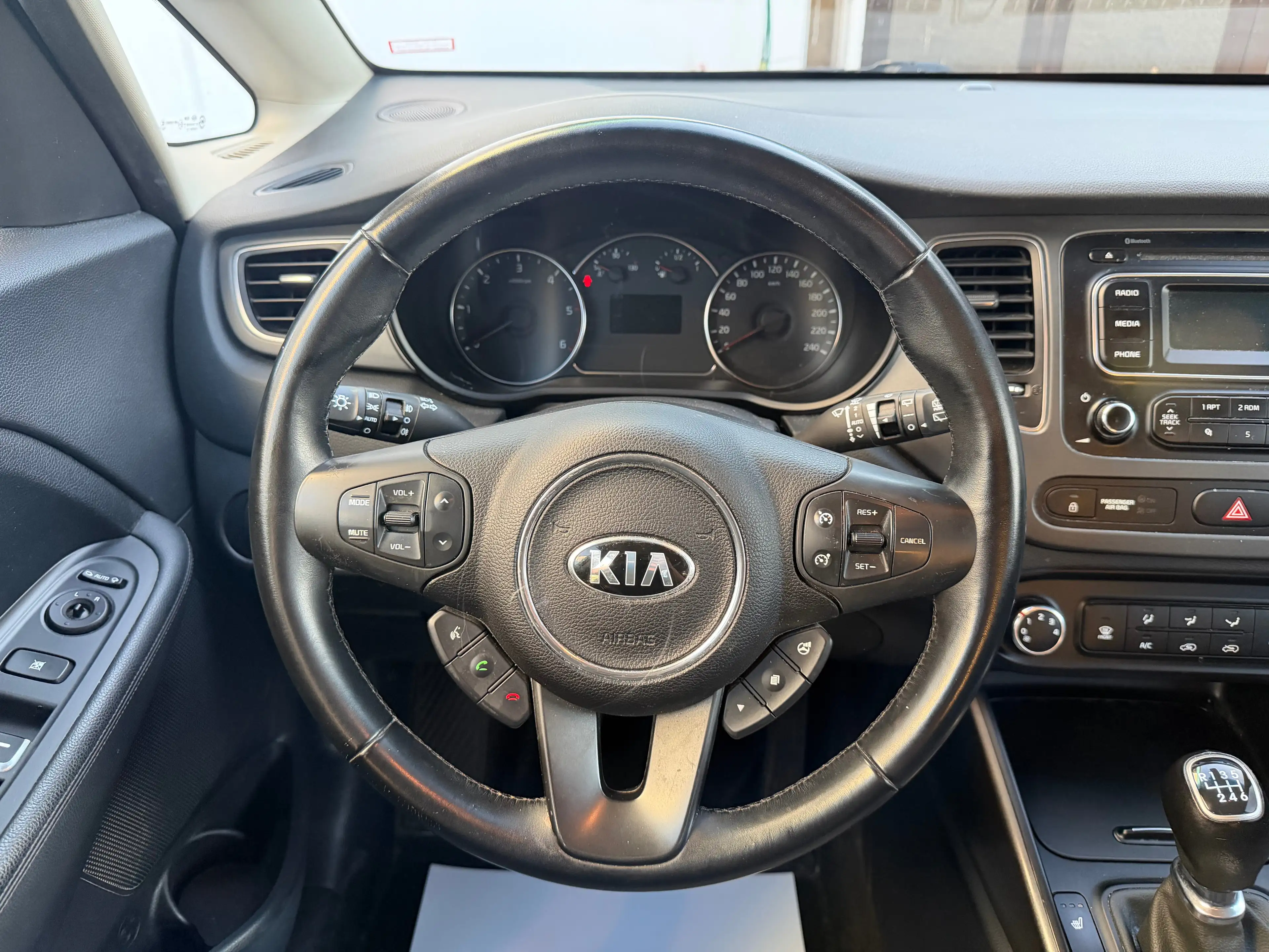Kia Carens 1.7CRDi Edition 7 AHK Klima SHZG Temp Multi Scheckheft — photo 9