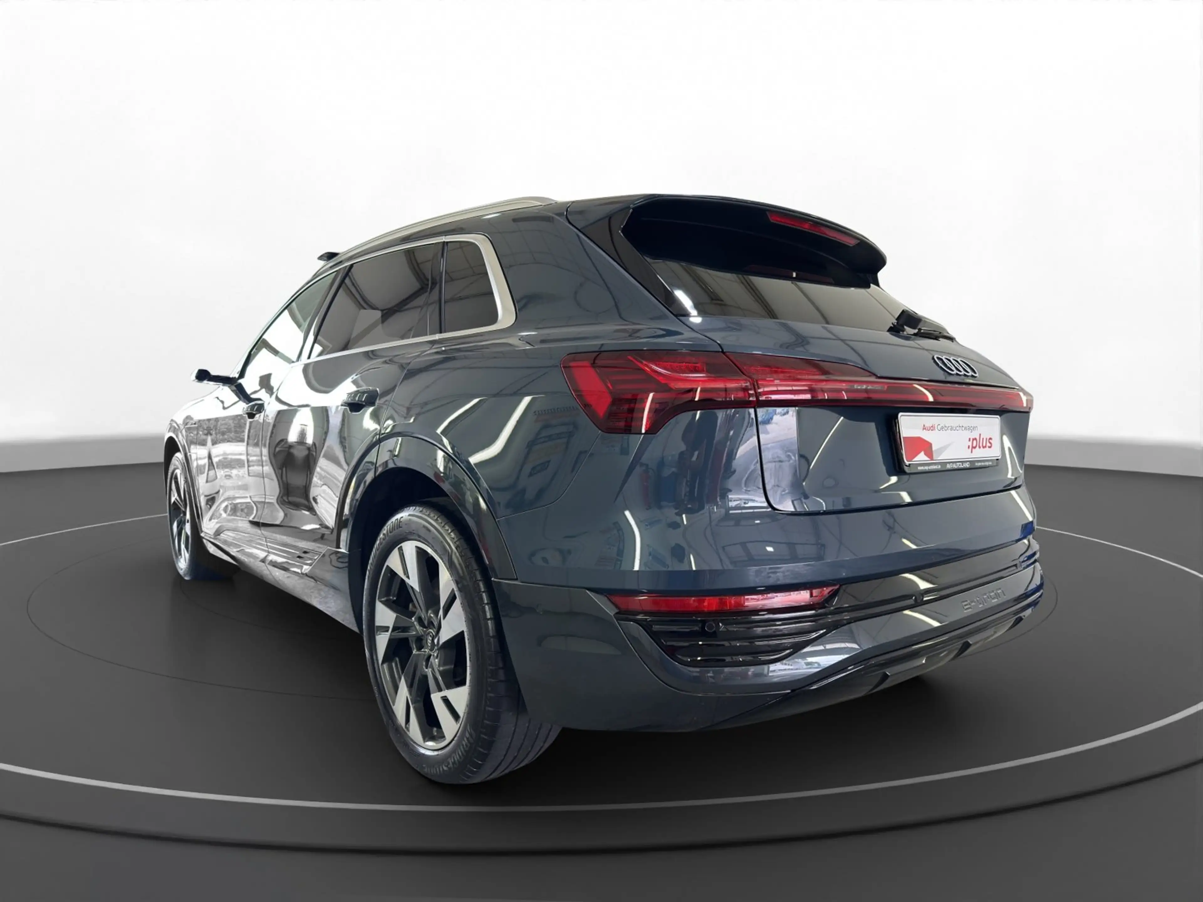 Audi Q8 e-tron 55  quattro advanced | AHK | LED — photo 8