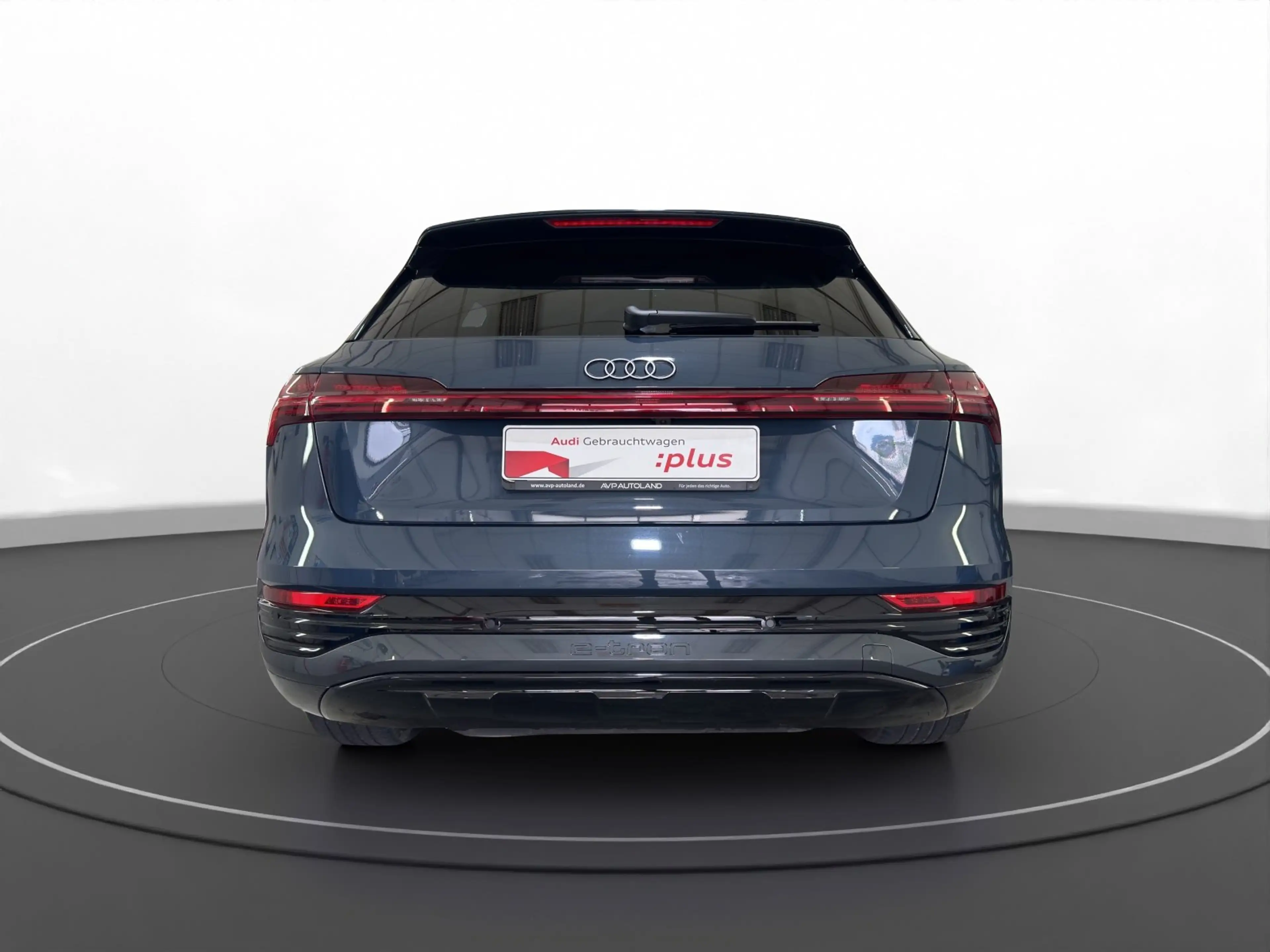 Audi Q8 e-tron 55  quattro advanced | AHK | LED — photo 7