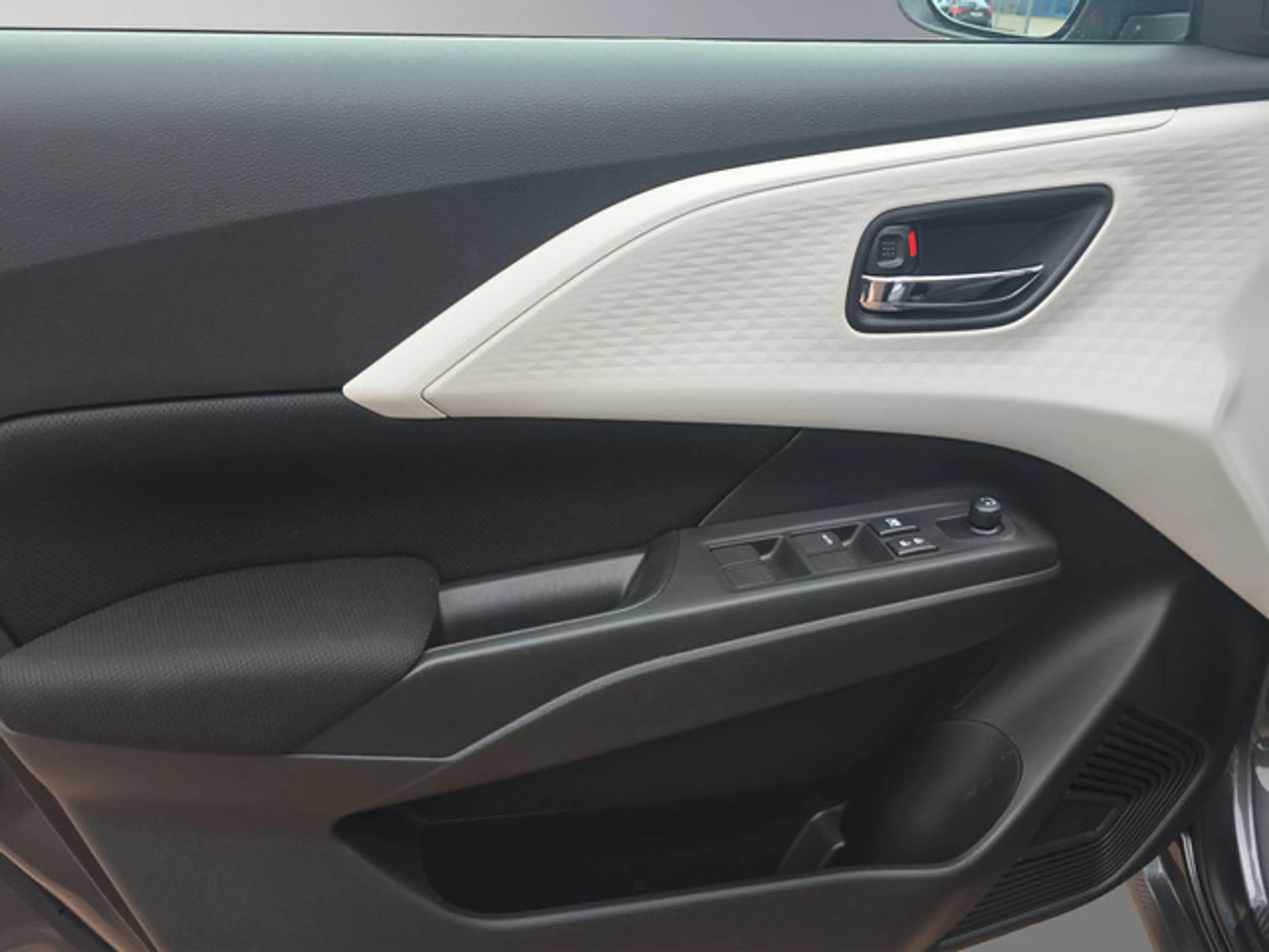Suzuki Swift 1.2 Dualjet Hybrid 61 kW Comfort — photo 14