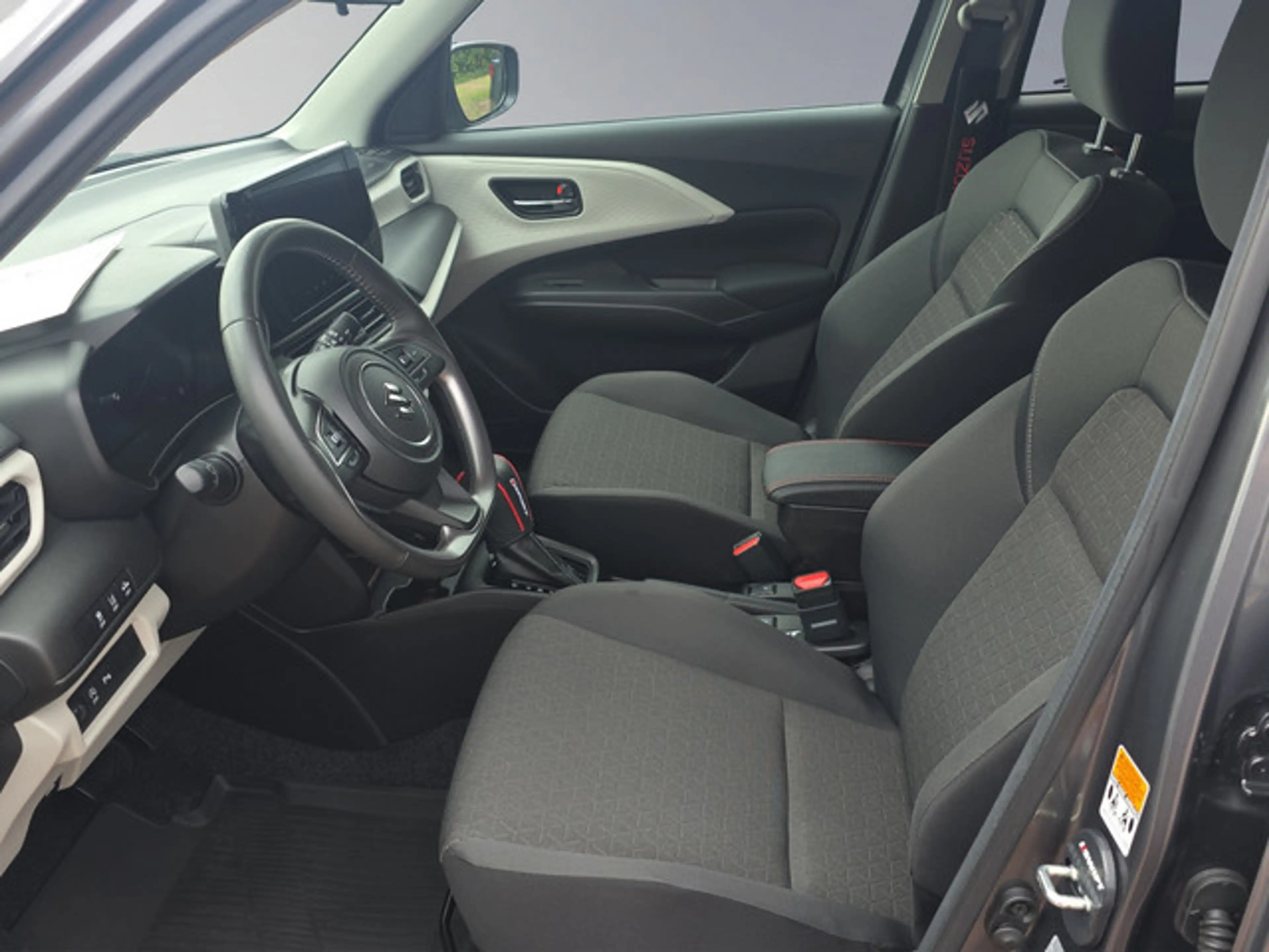 Suzuki Swift 1.2 Dualjet Hybrid 61 kW Comfort — photo 11