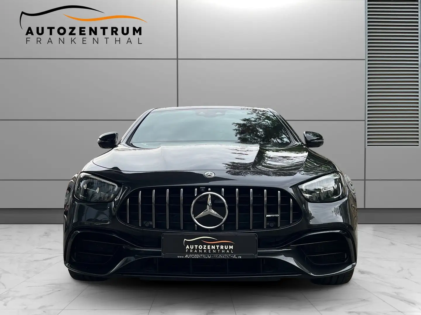 Mercedes-Benz E 63 AMG S 4Matic+ PANO NIGHT 360 HUD Grijs - 2