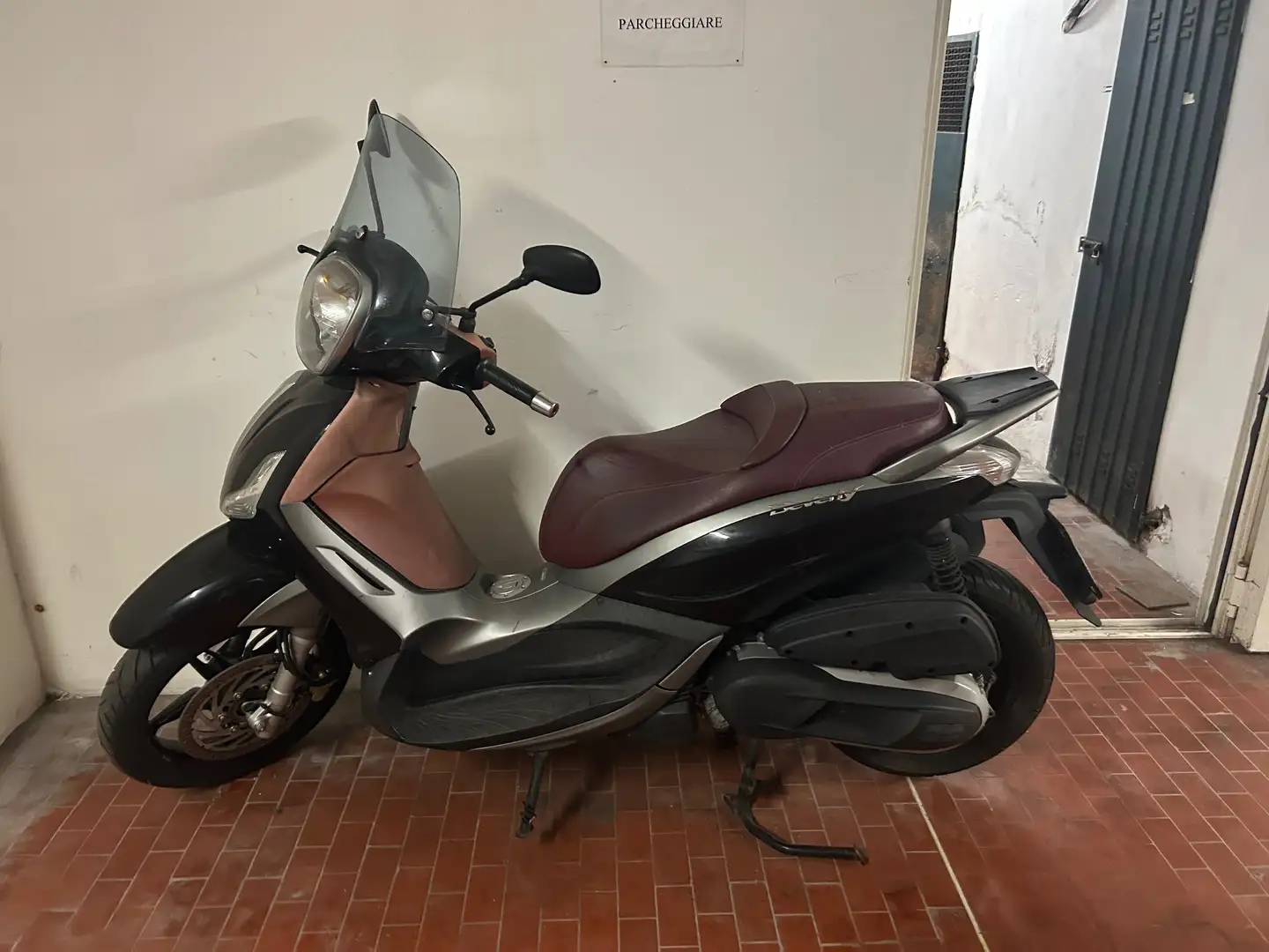 Piaggio Beverly 350 sport touring Noir - 2