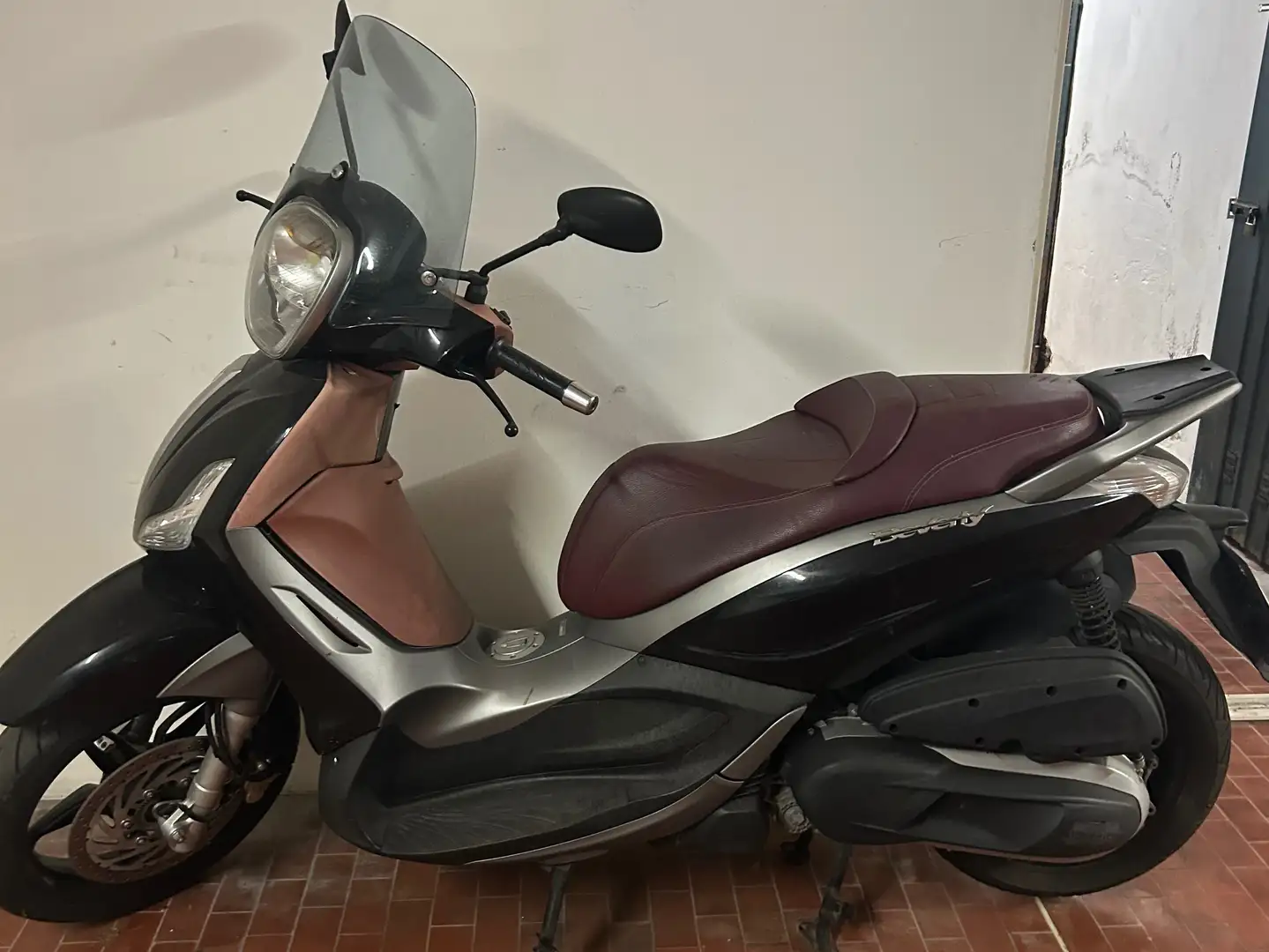 Piaggio Beverly 350 sport touring Noir - 1