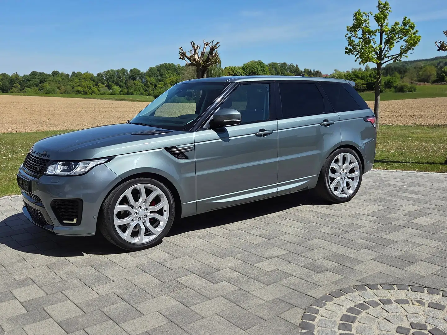 Land Rover Range Rover Sport Range Rover Sport 3,0 TDV6 HSE Dynamic HSE Dynamic Grau - 1
