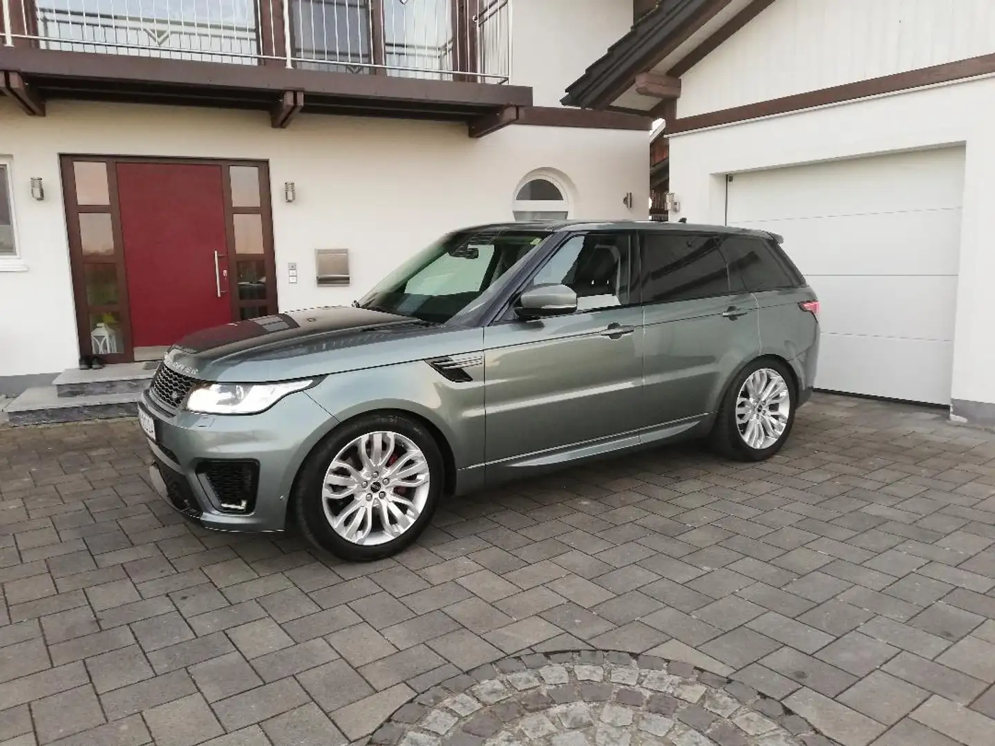 Land Rover Range Rover Sport Range Rover Sport 3,0 TDV6 HSE Dynamic HSE Dynamic Grau - 1