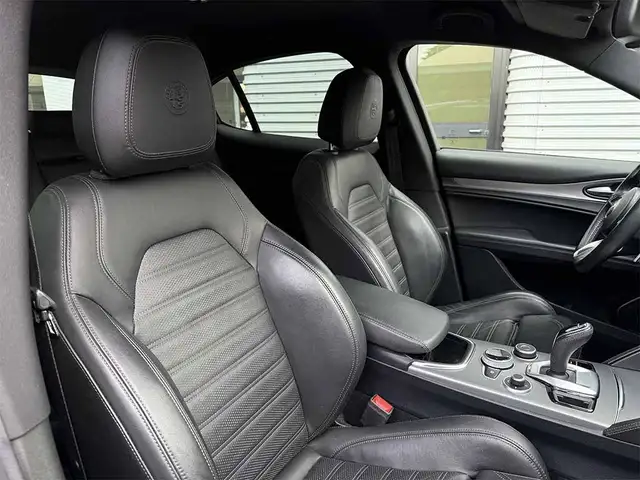 Alfa Romeo Stelvio view 25