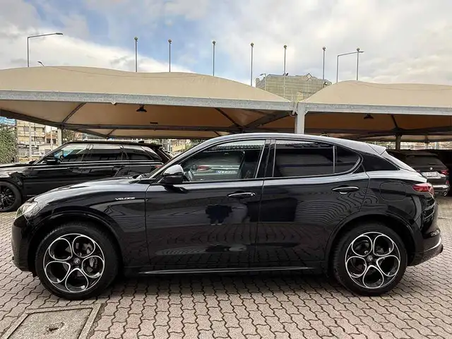 Alfa Romeo Stelvio view 9