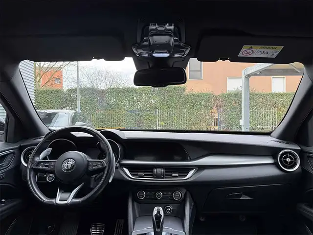 Alfa Romeo Stelvio view 28