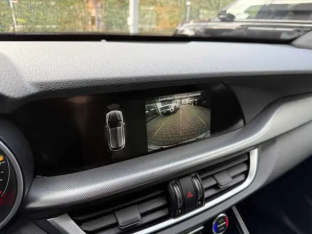 Alfa Romeo Stelvio view 22