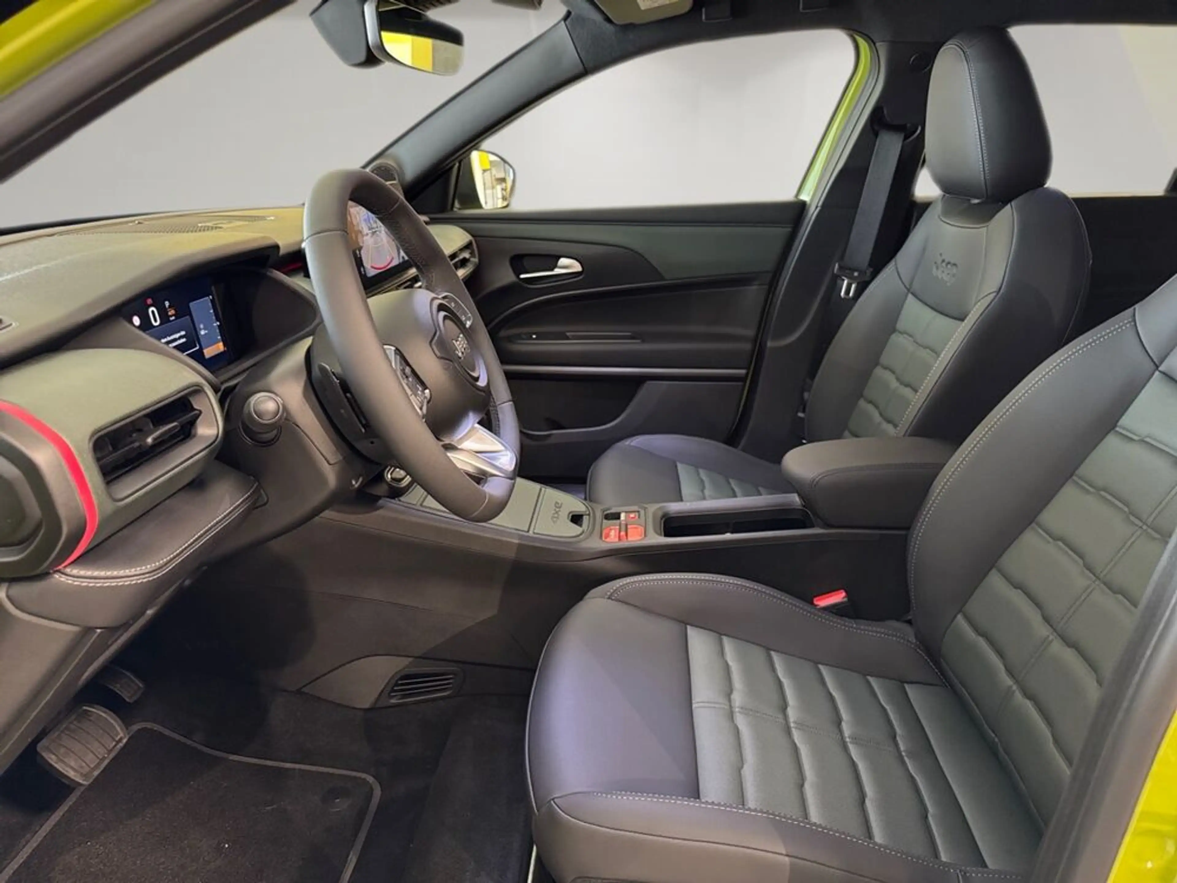 Jeep Avenger Overland Mild-Hybrid 4xe — photo 12