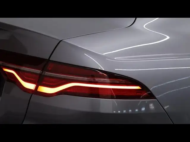 Jaguar Xe view 9