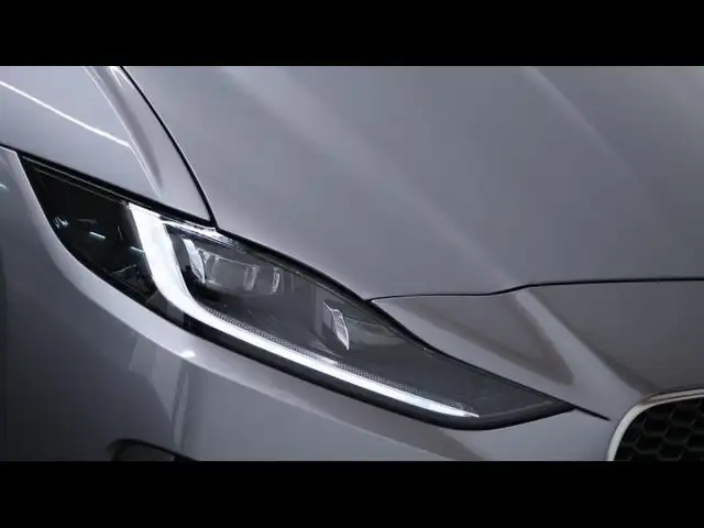 Jaguar Xe view 8
