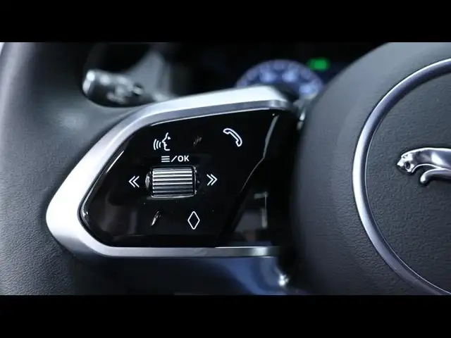 Jaguar Xe view 15