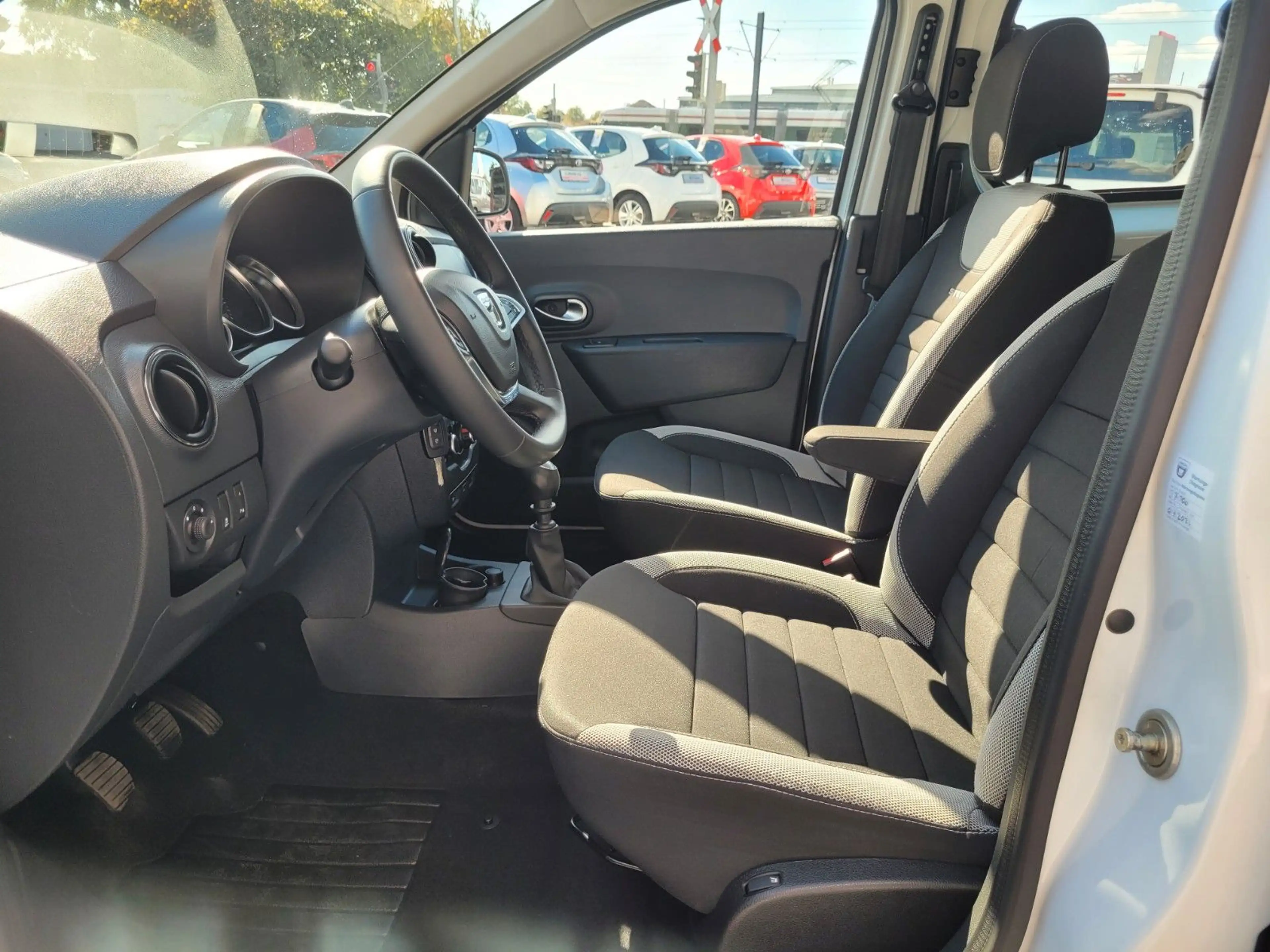 Dacia Dokker Stepway Plus Turbo*SHZ,Kamera,Navi* — photo 9