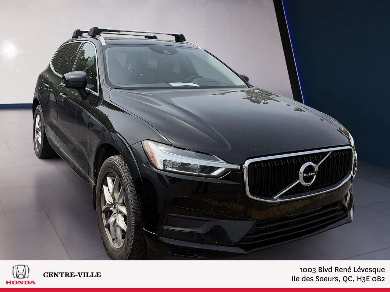 2018 Volvo XC60 Momentum alt 2