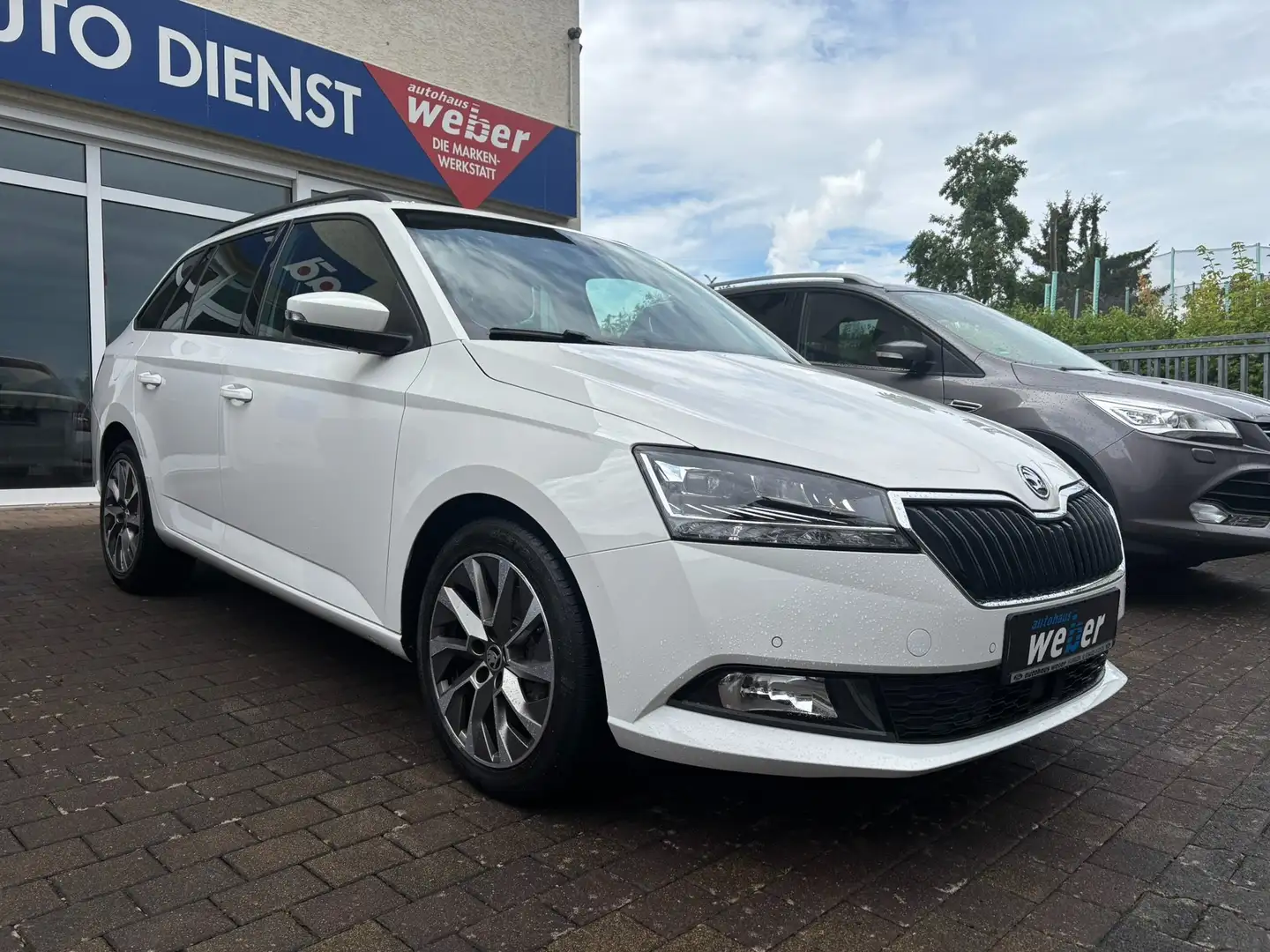 Skoda Fabia Best of*DSG*NAVI*CARPLAY*SITZHEIZUNG*LED*ACC Weiß - 2